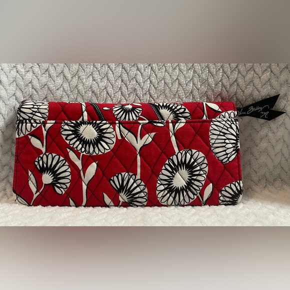 Vera Bradley Travel Passport Wallet Deco Daisy Retired Pattern. New! - Picture 2 of 4